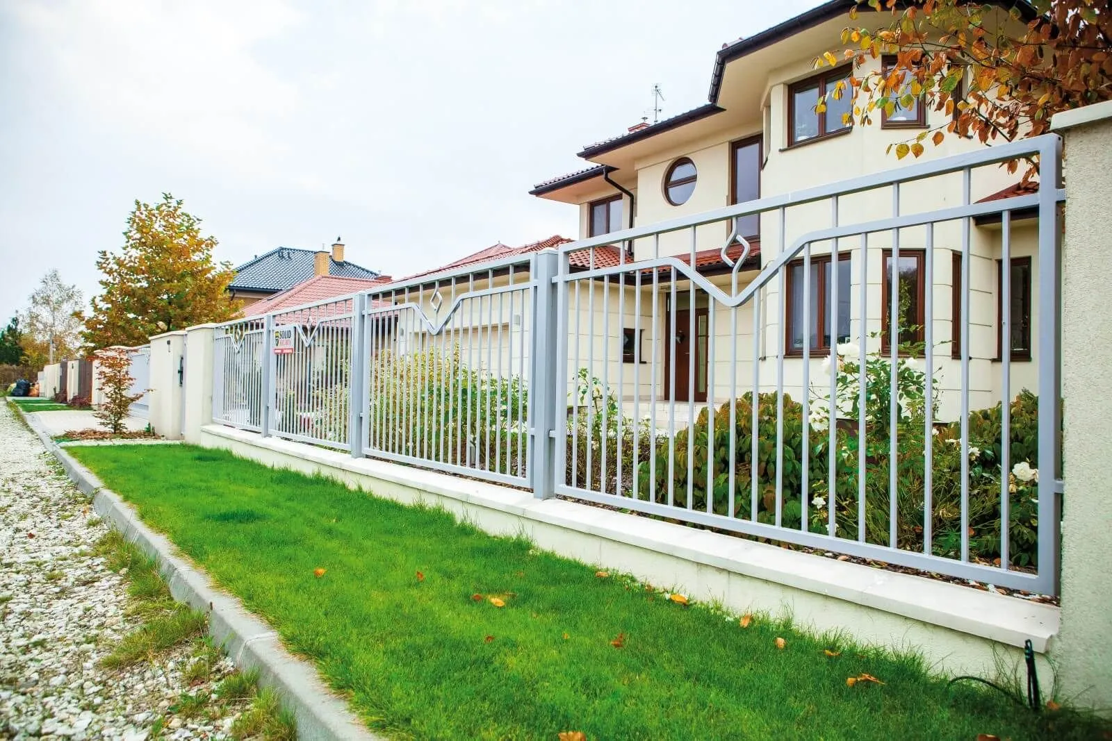 Ogrodzenie posesyjne LUX WIŚNIOWSKI Bydgoszcz i Toruń – eleganckie ogrodzenie domu, CARPENTER